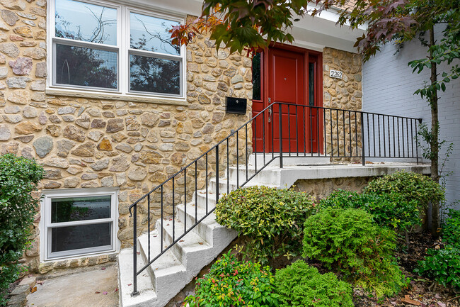 Building Photo - 2262 Wheystone St