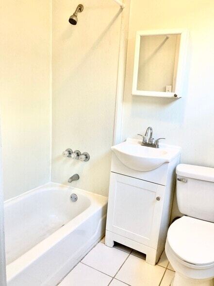 Foto del edificio - 5201 Hunter Ave