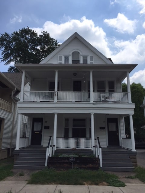 Building Photo - 68 Vassar St