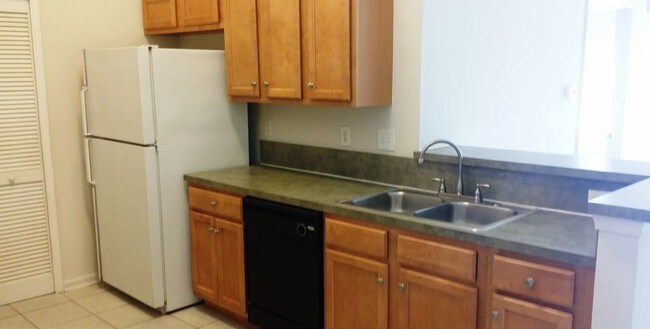 Building Photo - 9690 Amarante Cir