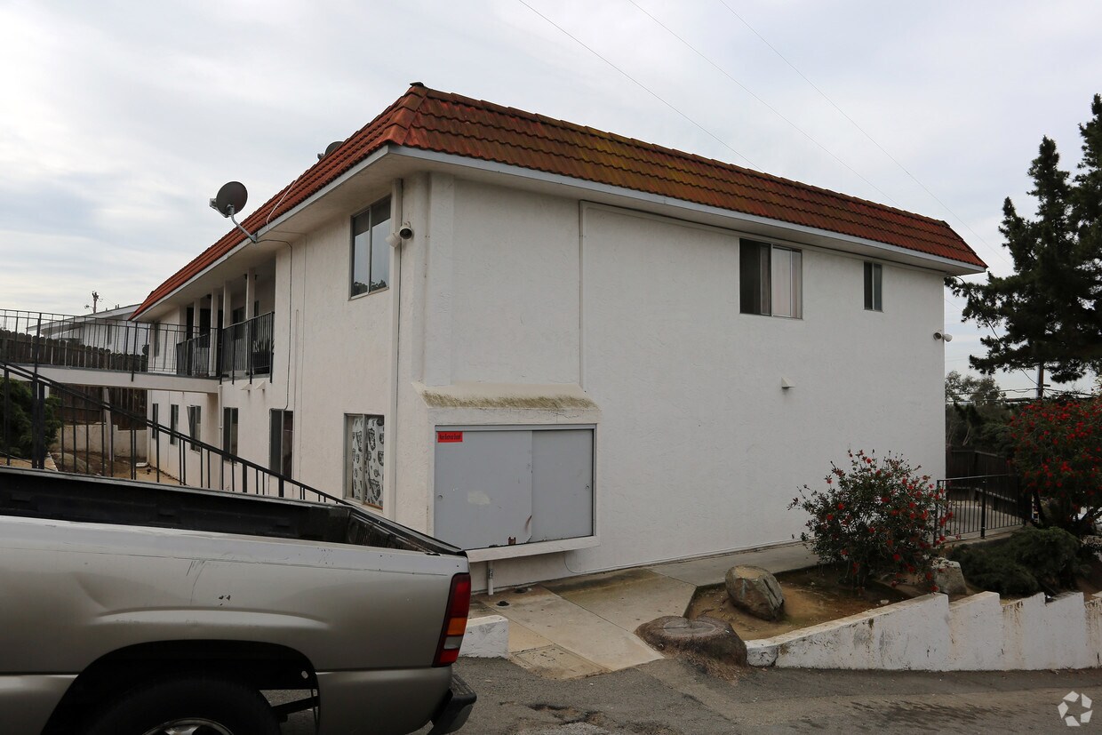 Primary Photo - 446 Rancho Vista Rd