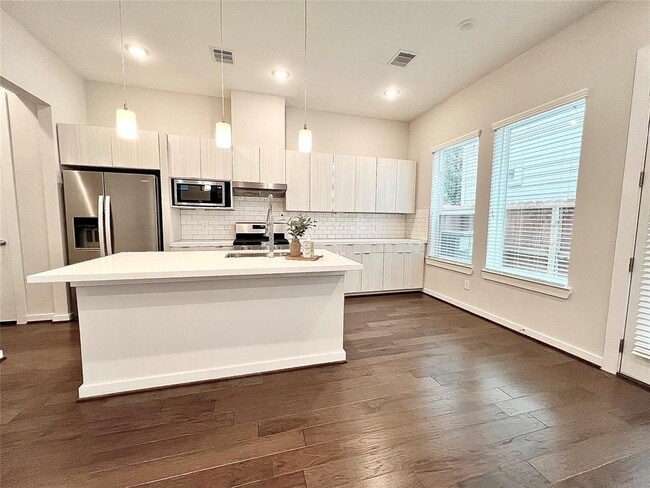 Building Photo - 613 Thornton Oaks Ln