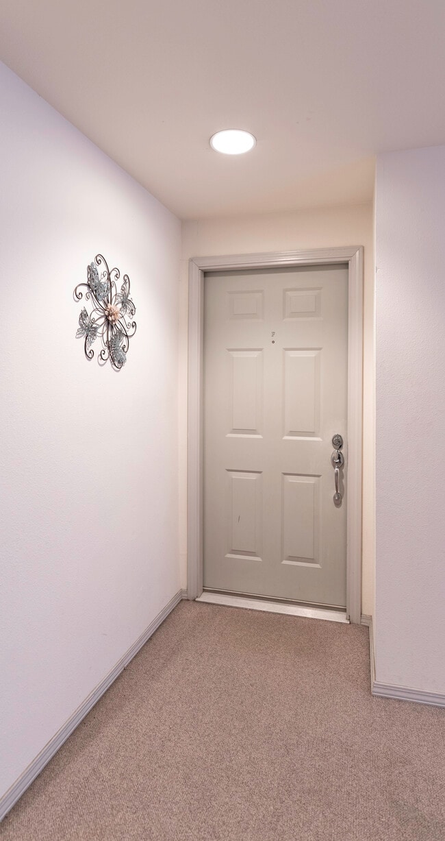 Photo - 12023 SE 60th St (Bellevue, WA) Townhome