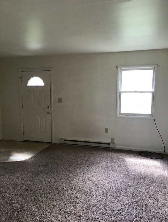 Building Photo - 3-Bedroom, 1-Bath Duplex on Mountain View Drive