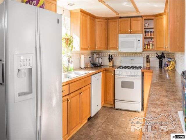 Building Photo - 14030 Tourmaline Dr