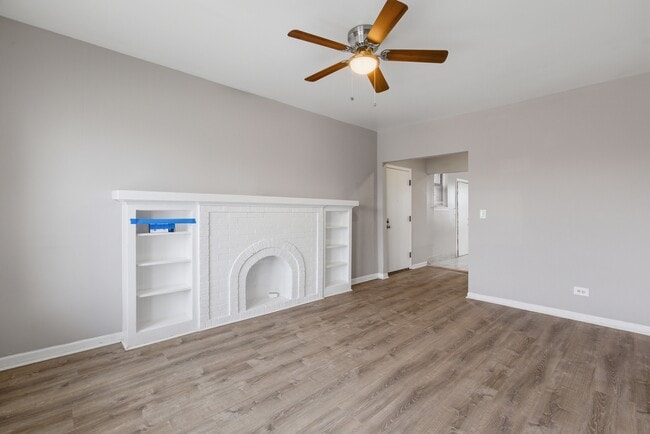 Building Photo - 237 S Lotus Ave