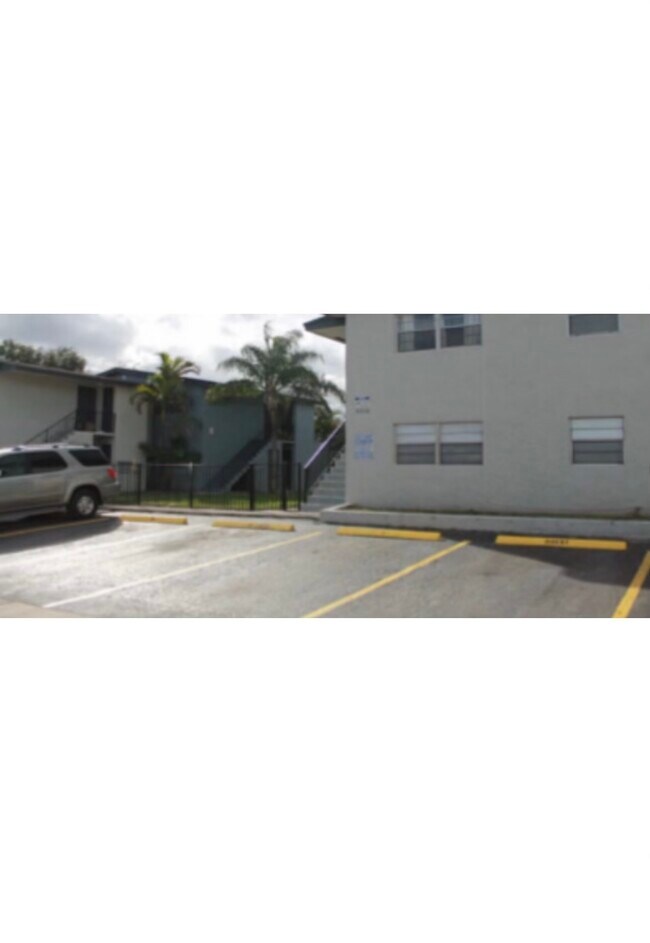 Foto del edificio - 3721 SW 60th Ave