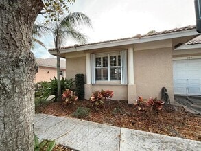 Building Photo - 328 W Coral Trace Cir