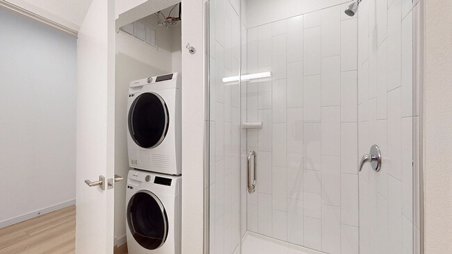 1/1 Innovator - Iota Fox Station