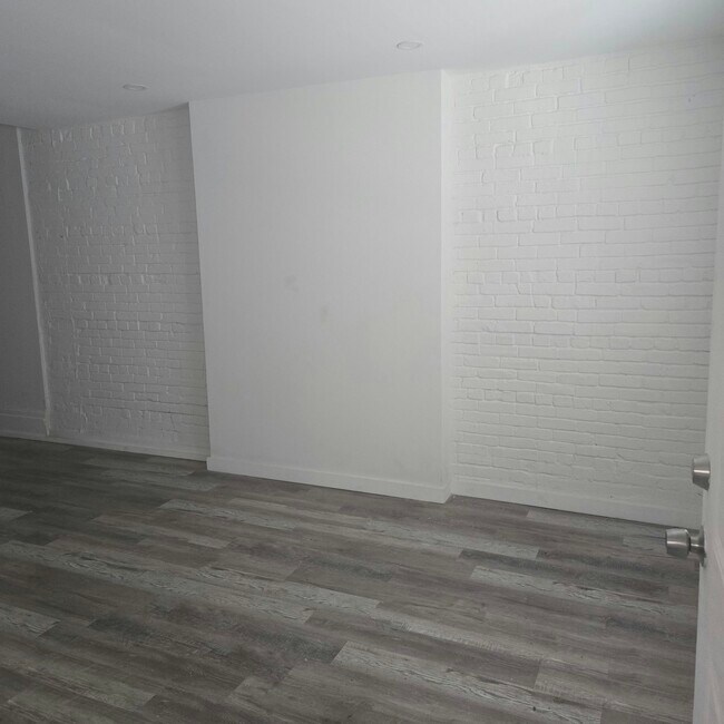 Foto del edificio - 1443 W 85th St