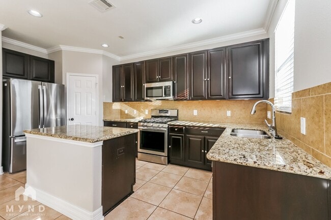 Building Photo - 11018 Tipton Oaks Dr
