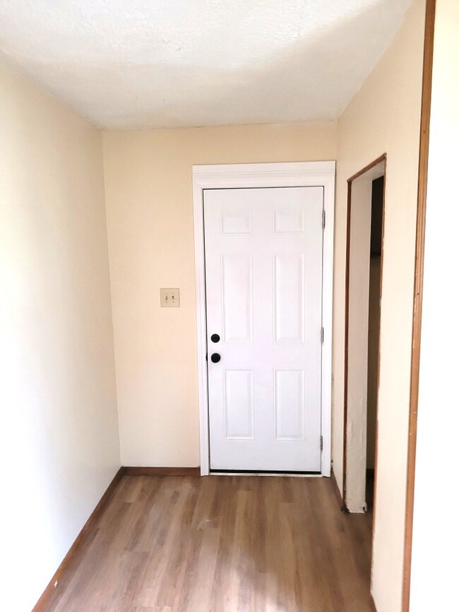 Foto del edificio - 521 E 8th St