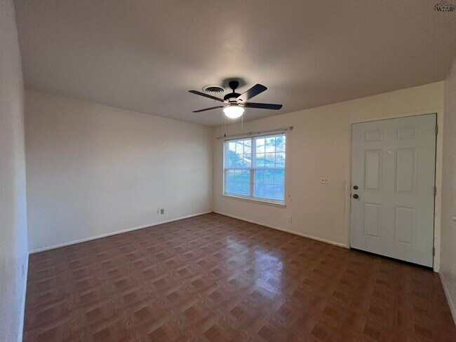 Foto del edificio - 4723 N Shore Dr