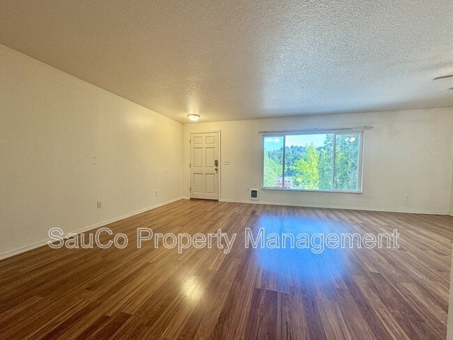 Photo - 5558 SW Beaverton Hillsdale Hwy Apartment