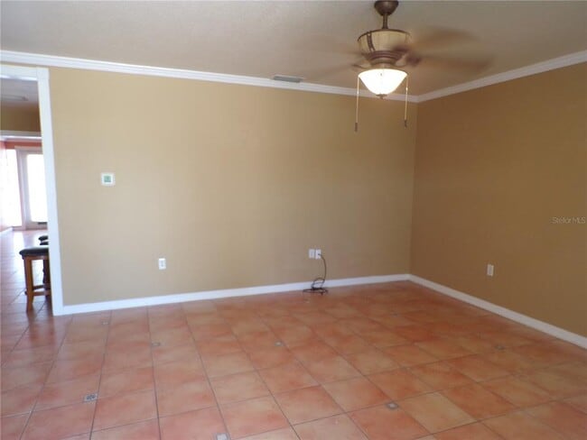 Building Photo - 270 Belaire Ct