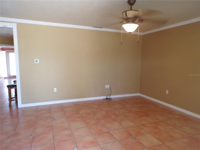 Foto del edificio - 270 Belaire Ct