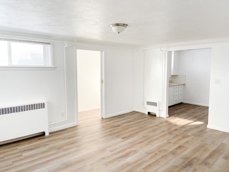 Primary Photo - 566 Highland Dr