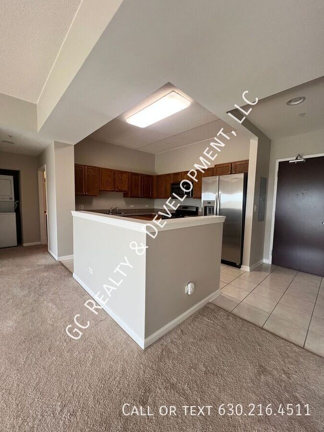 Building Photo - 125 Lakeview Dr