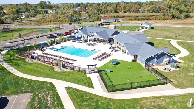 Resort Pool Deck - Abbey42 Apartments