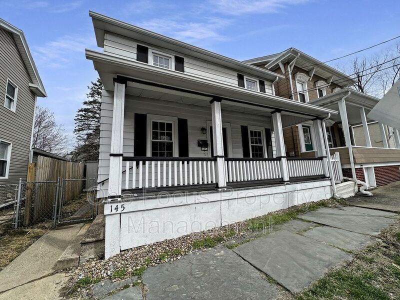 Primary Photo - 145 Center St