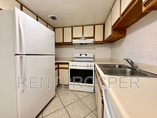 Building Photo - 4149 S Semoran Blvd