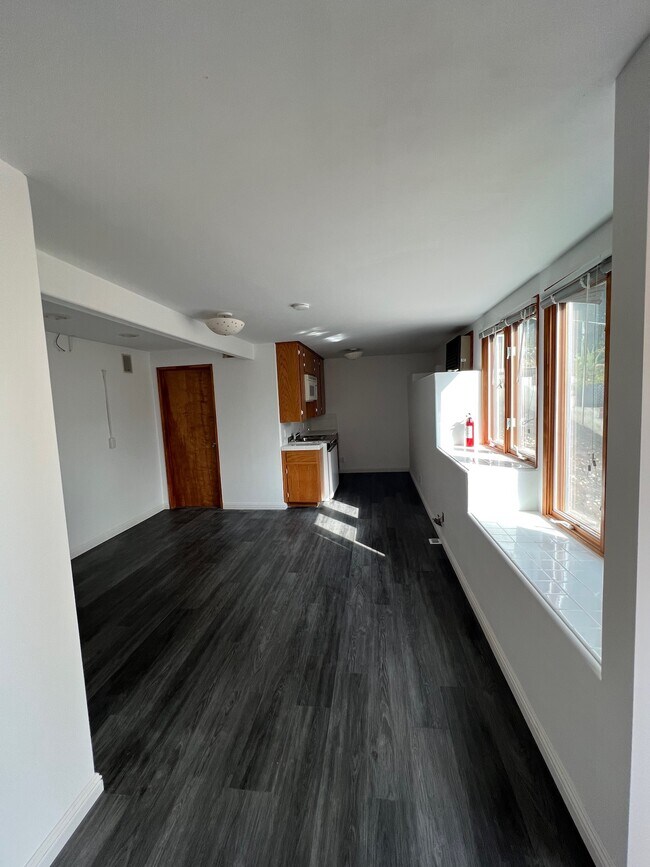 Foto del edificio - 12 Coach Rd