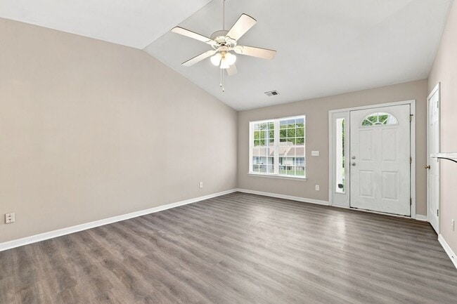 Building Photo - 3 Franklinwood Dr