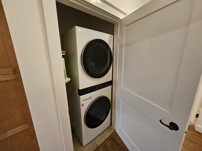 Photo du bâtiment - 511 Yates Rd