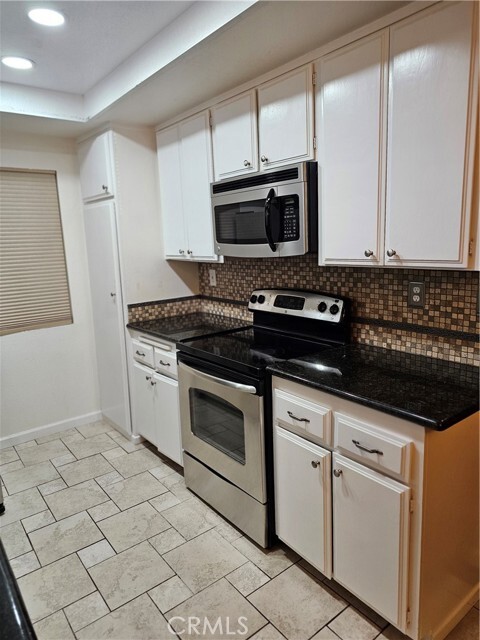 Building Photo - 6556 College Grove Dr