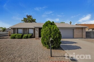 Building Photo - 4055 W Desert Cove Ave
