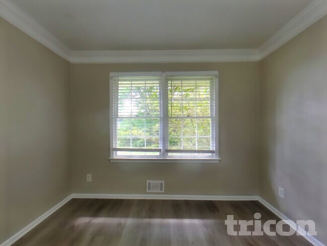 Foto del edificio - 2339 Country Club Dr SE