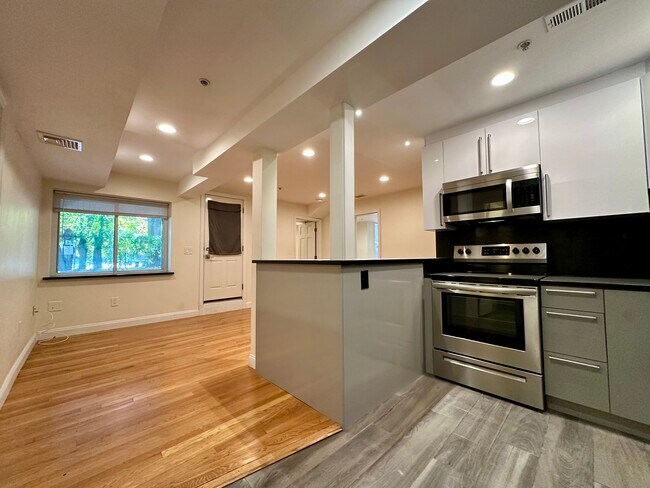 Foto del edificio - 1805 Beacon St