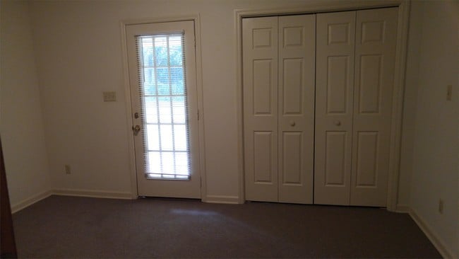 Building Photo - 100 Endoline Dr