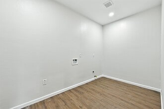 Building Photo - 6105 Woodrow St