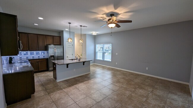 Foto del edificio - 4067 71st Ave N