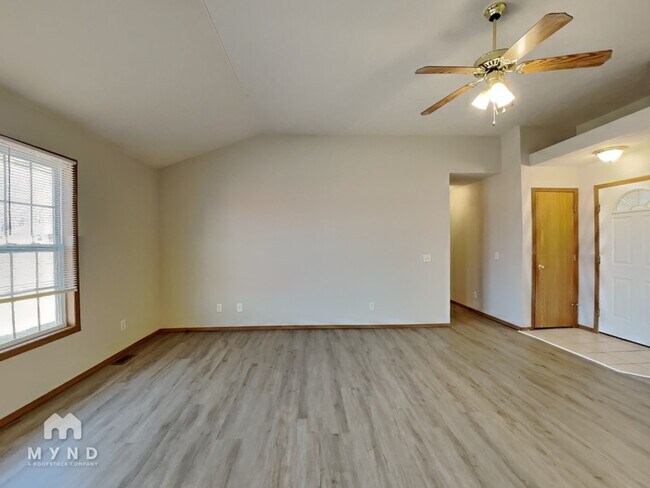 Foto del edificio - 539 N Century Ave