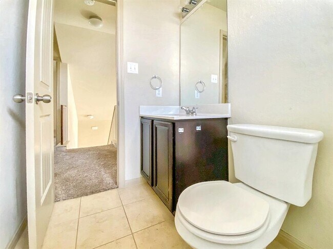 Foto del edificio - 723 Spectrum Dr