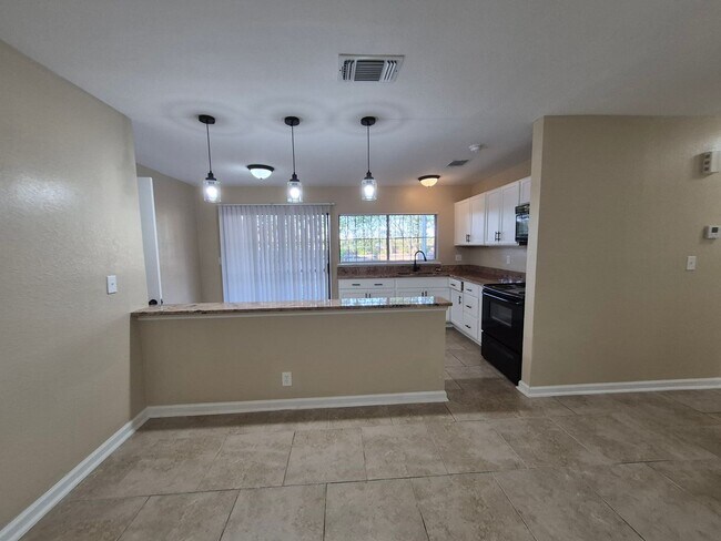 Building Photo - 7215 Glen Heights