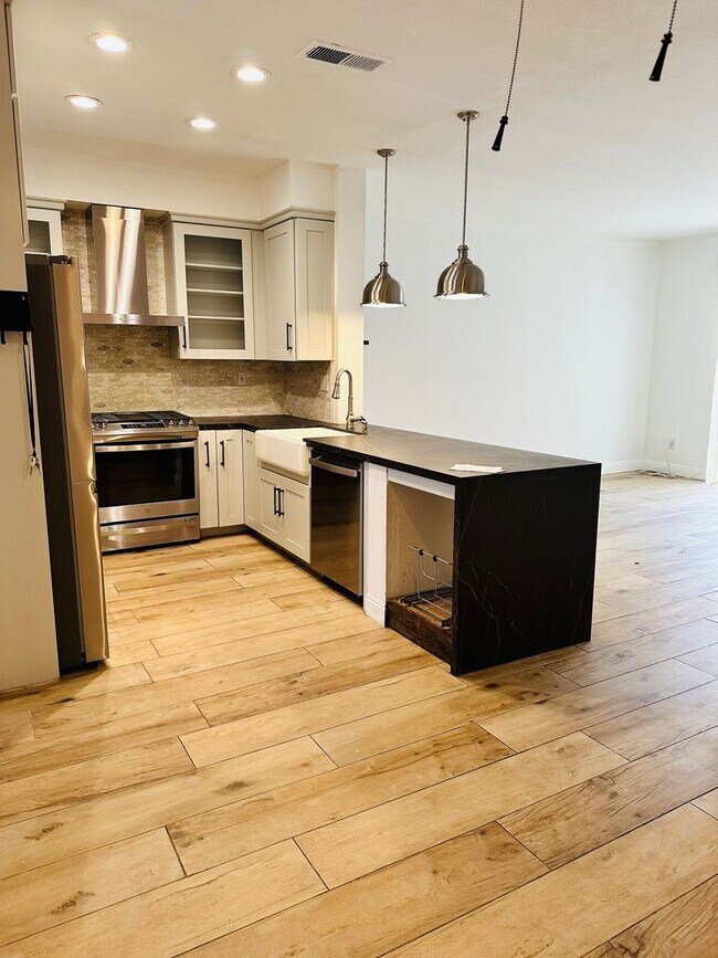Foto del edificio - Townhome for rent at Cabo Bahia!