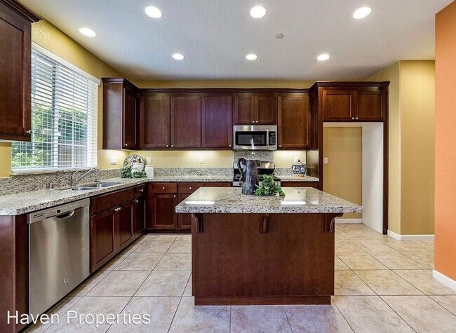 Foto del edificio - 4 br, 3 bath House - 236 Barnhill Drive
