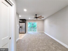 Building Photo - 26B Kittery Ct