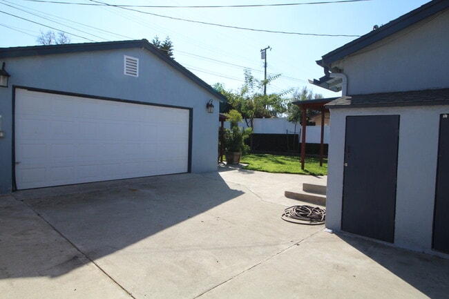 Building Photo - 15234 Borda Rd