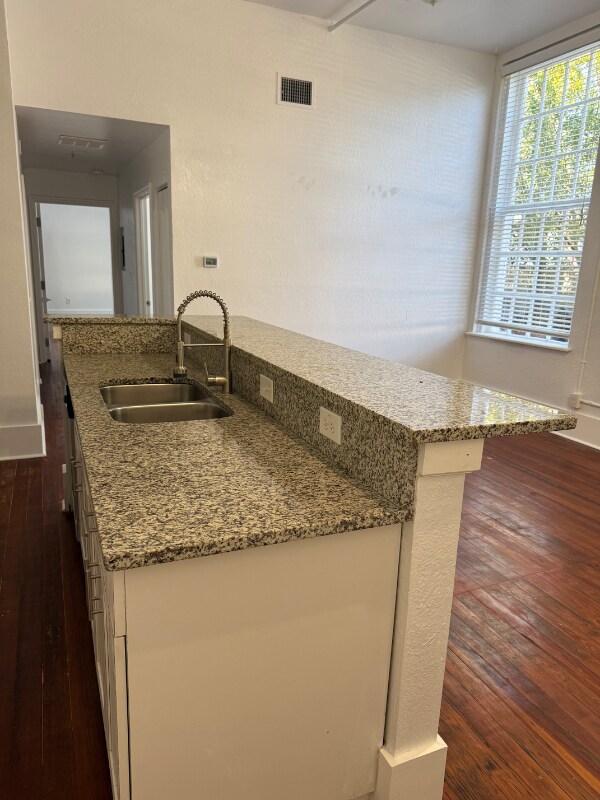 Foto del edificio - 1090 10th St N