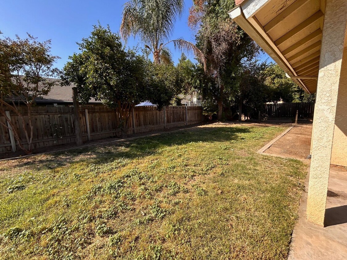 Foto del edificio - Nice home for rent in Visalia