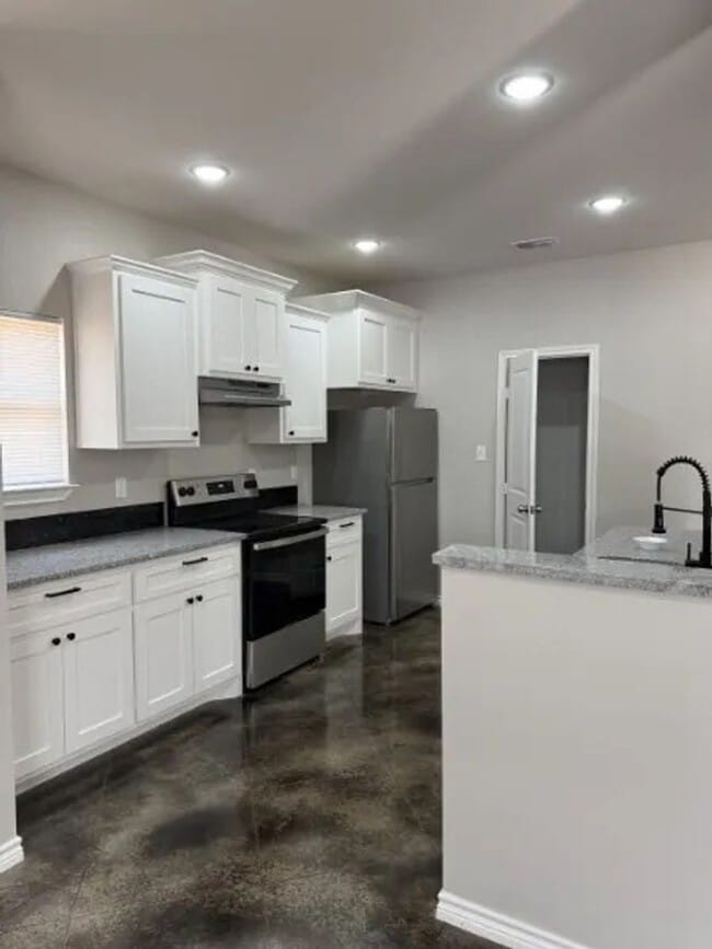 Building Photo - 705 Cr 326