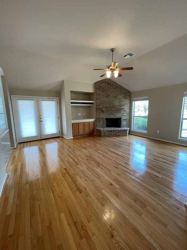 Foto del edificio - 201 Bending Oaks Trail