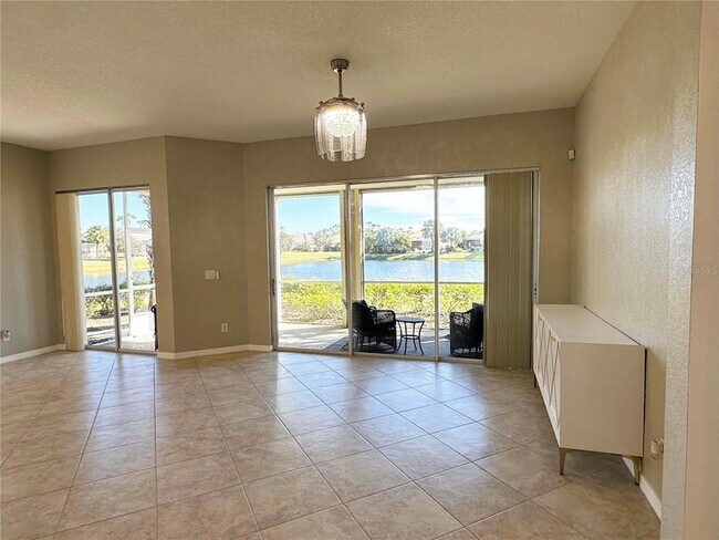 Foto del edificio - 1326 Emerald Dunes Dr