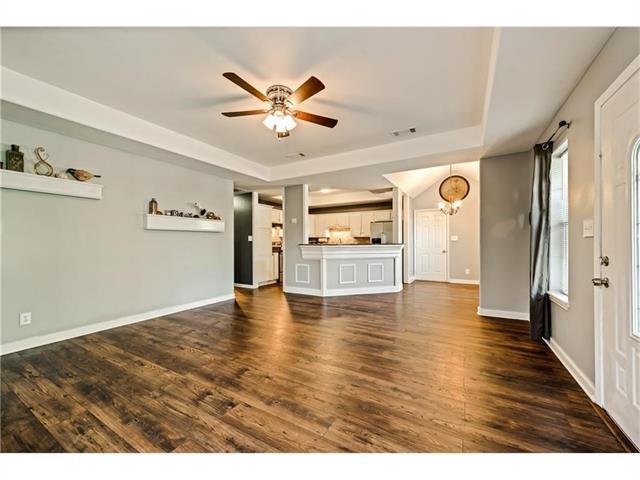 Foto del edificio - 520 Lakeside Dr