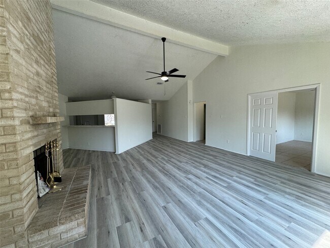 Foto del edificio - 20030 Lions Gate Dr