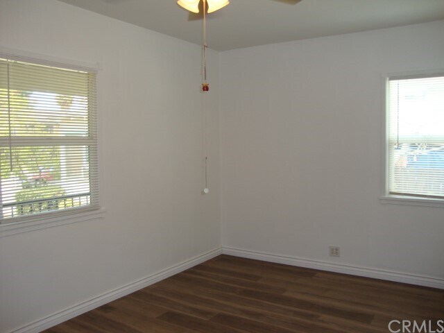 Building Photo - 439 Linwood Ave